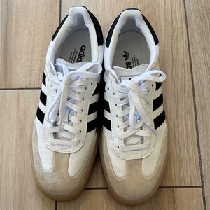 Adidas samba women’s  White and Black Sneakers with thick Gum Sole size 9.5